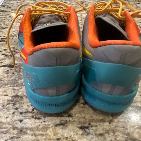 Kobe men’s Venice beach shoes
